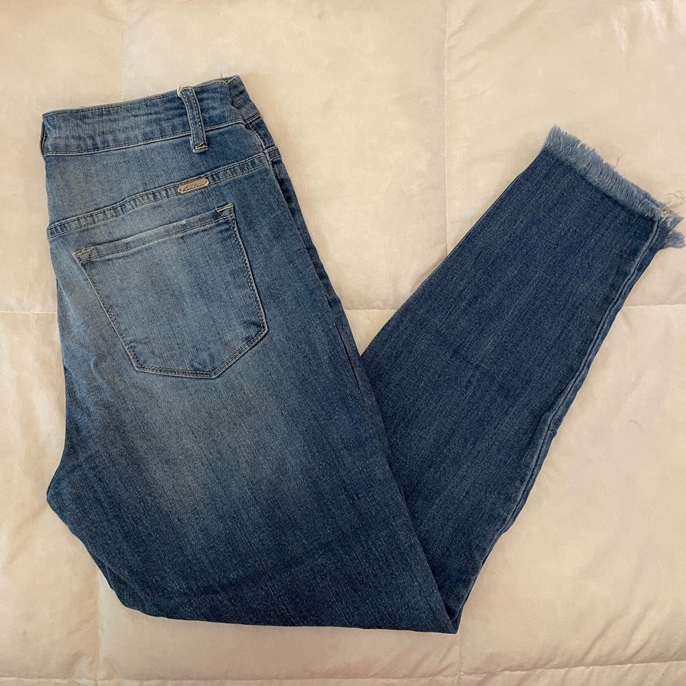LIKE NEW - KANCAN DISTRESSED FRAYED HEM JEANS - SIZE 29